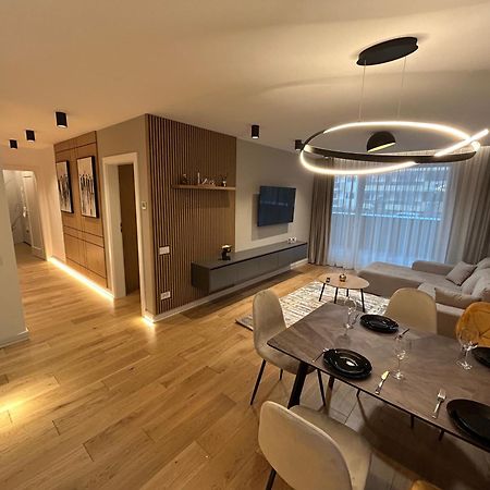 B-Holiday Luxury Apartments Urban Plaza Braşov Exterior foto